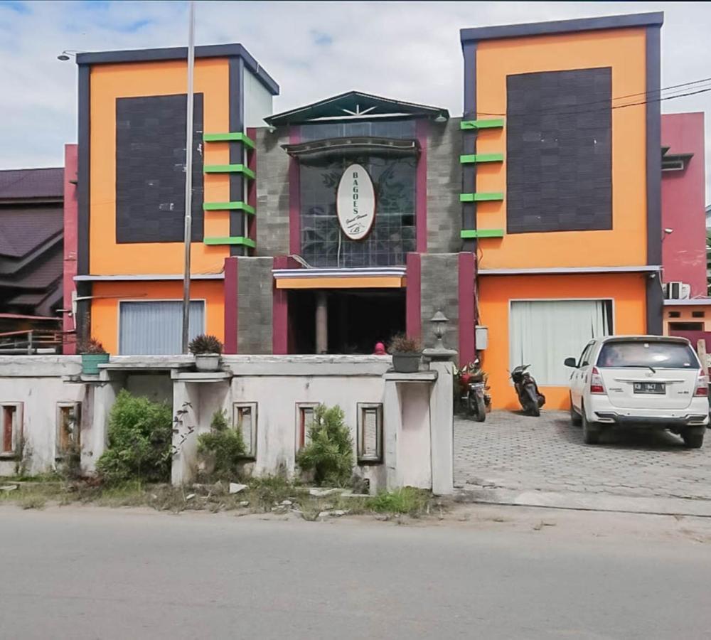 Urbanview Hotel Bagoes Sintang By Reddoorz Экстерьер фото
